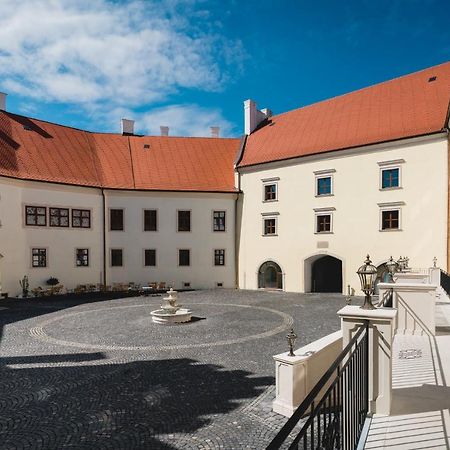 Palace Art Hotel Pezinok Bagian luar foto
