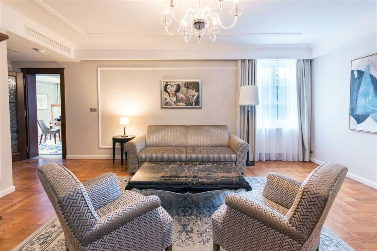 Palace Art Hotel Pezinok Bagian luar foto