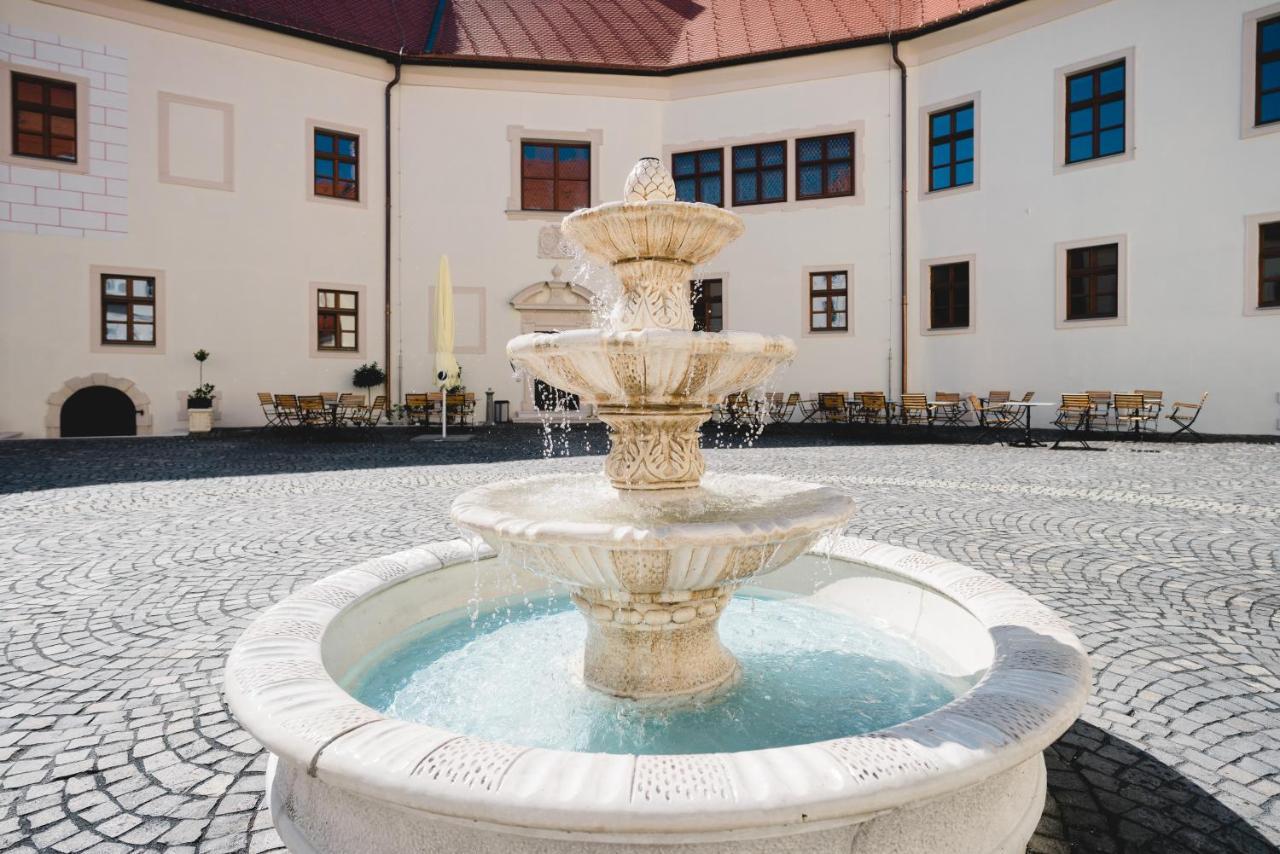 Palace Art Hotel Pezinok Bagian luar foto