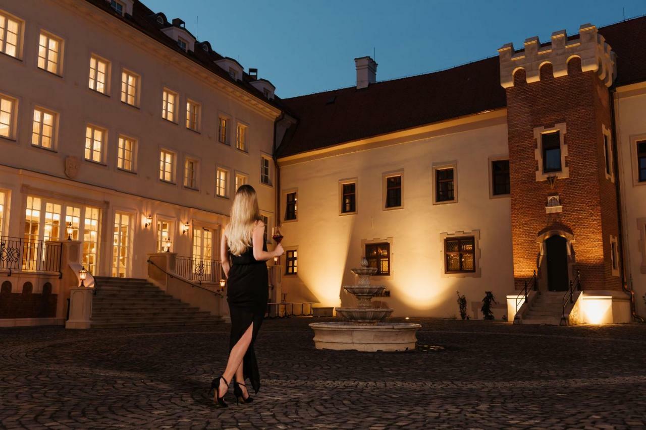 Palace Art Hotel Pezinok Bagian luar foto