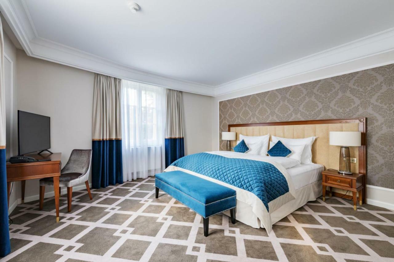 Palace Art Hotel Pezinok Bagian luar foto