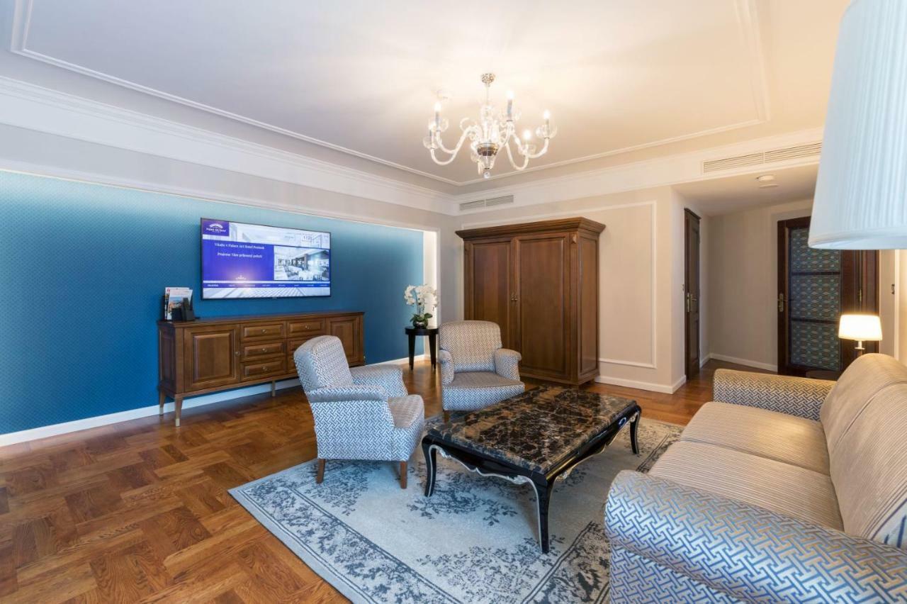 Palace Art Hotel Pezinok Bagian luar foto