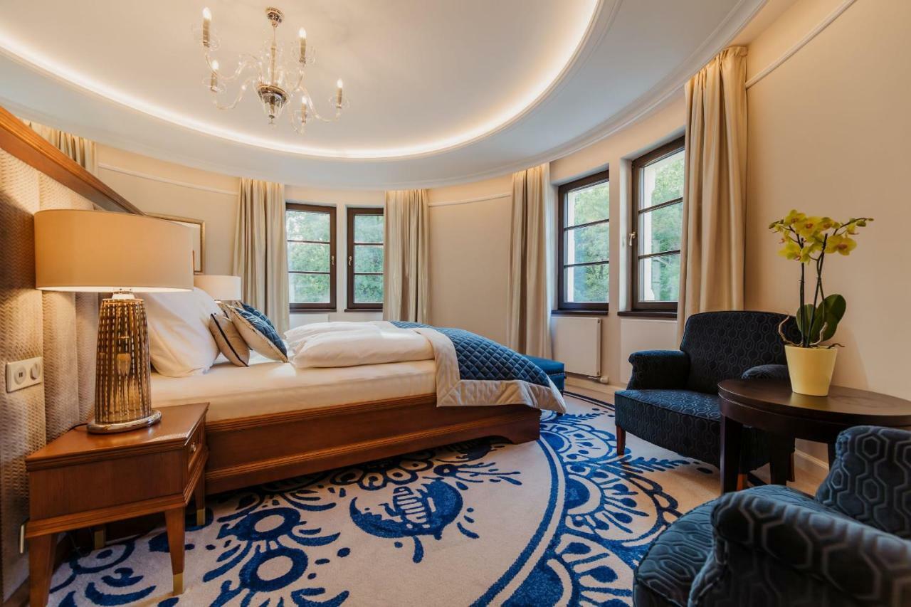 Palace Art Hotel Pezinok Bagian luar foto
