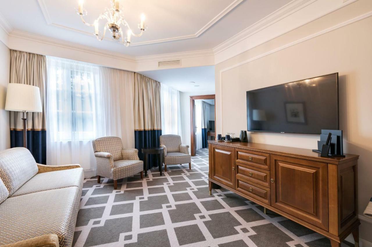 Palace Art Hotel Pezinok Bagian luar foto